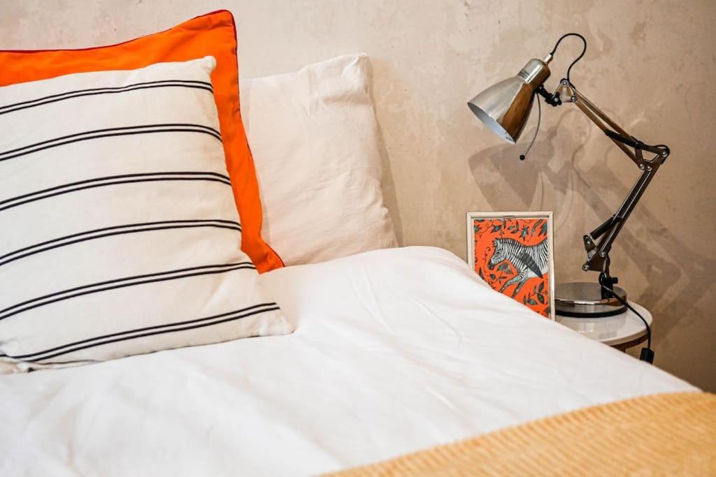 Tranquil And Charming One Bedroom Apartment *