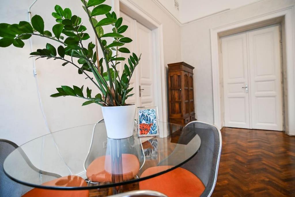 Apartment Tranquil And Charming One Bedroom *