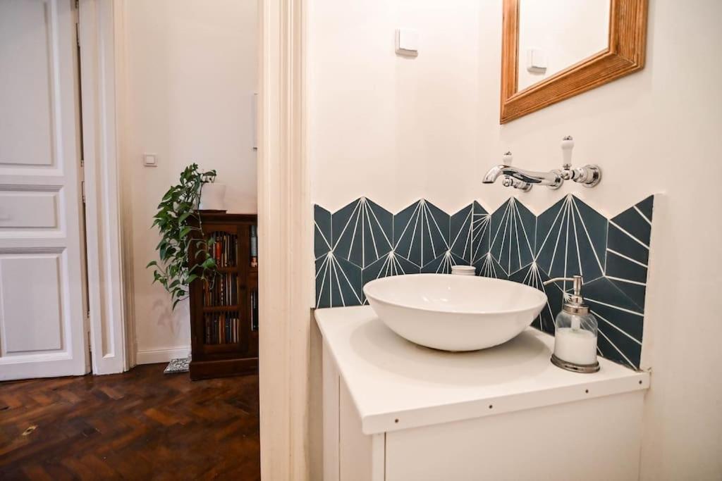 Tranquil And Charming One Bedroom