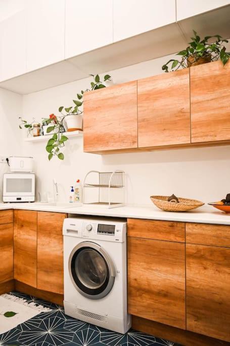 Tranquil And Charming One Bedroom Apartment *