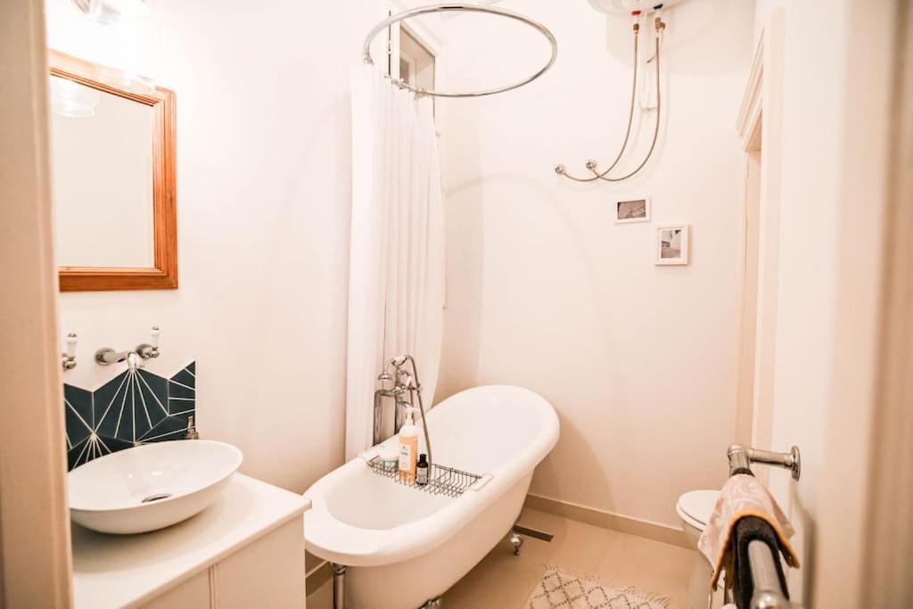 Tranquil And Charming One Bedroom Apartment Budapest
