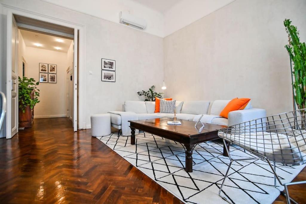 Tranquil And Charming One Bedroom Apartment *