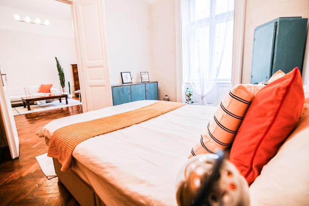 Tranquil And Charming One Bedroom * Budapest